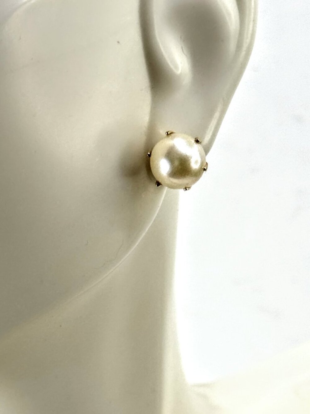 Mid-century 8.14mm  14K Gold Pearl Stud Earrings JR1677